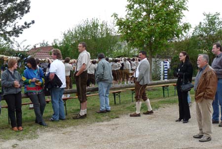 2010-05-01-16-41 Maibaum 040