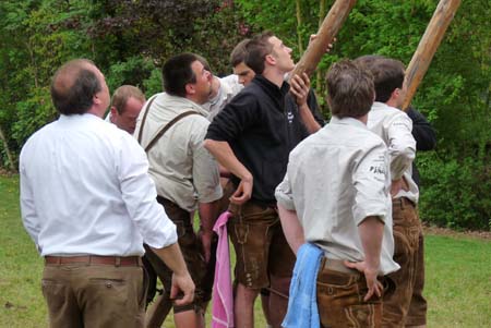 2010-05-01-17-12 Maibaum 077