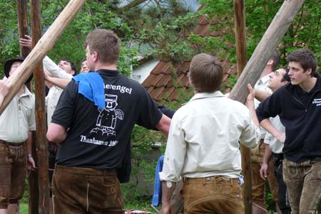 2010-05-01-17-12 Maibaum 078