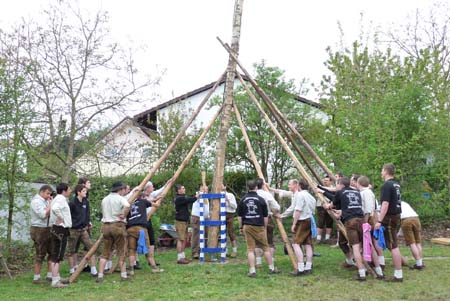 2010-05-01-17-30 Maibaum 095